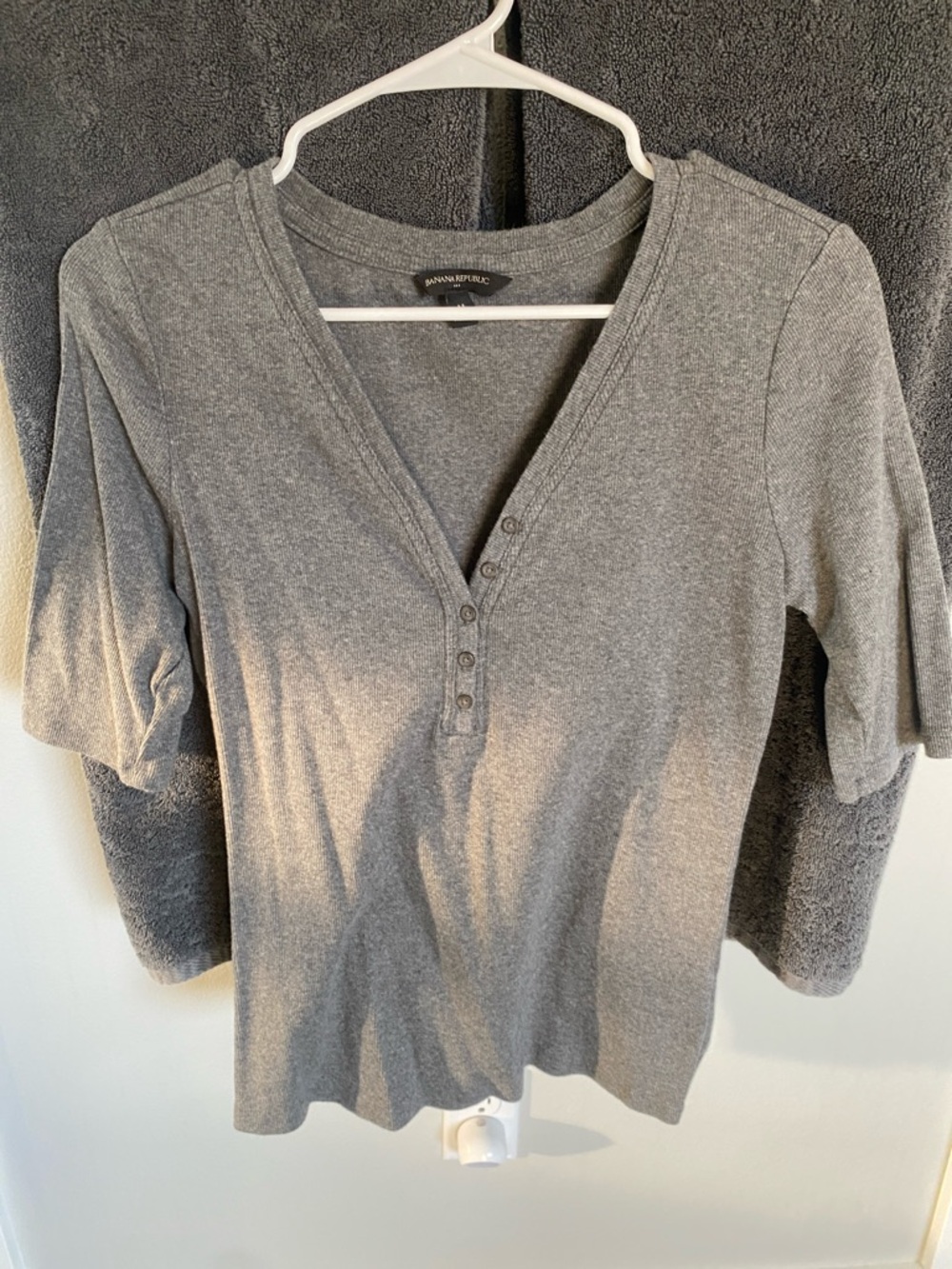 Banana Republic Gray Crewneck Knit Top Elbow Sleeve
